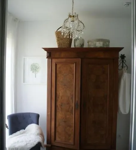 Elfriede Im Haus Namenlos